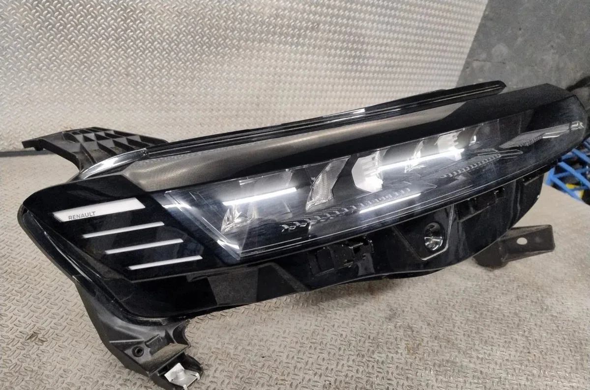 Phare droit RENAULT SCENIC 5  SCENIC 5 occasion