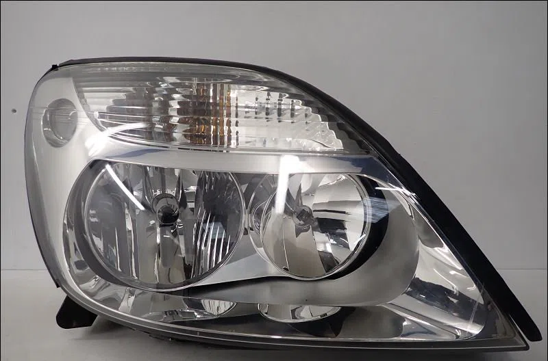 Phare droit RENAULT SCENIC I  1.9 DTI 80ch occasion