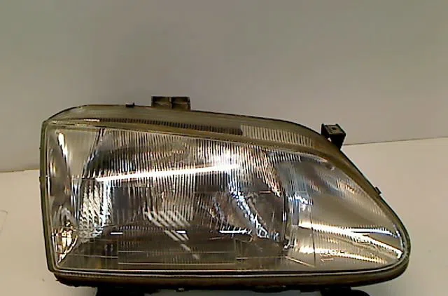 Phare droit RENAULT SCENIC I 1997 occasion