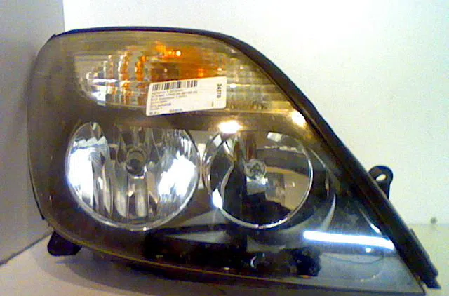 Phare droit RENAULT SCENIC I 2001 occasion