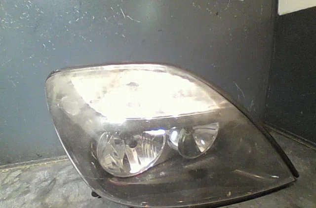 Phare droit RENAULT SCENIC I 2002 occasion