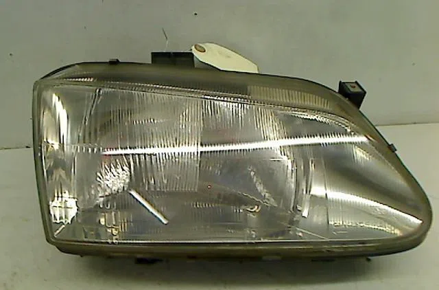 Phare droit Renault SCÉNIC I Monospace (JA0-1_, FA0_) 1.9 dti (ja0n) (1999-2003) occasion