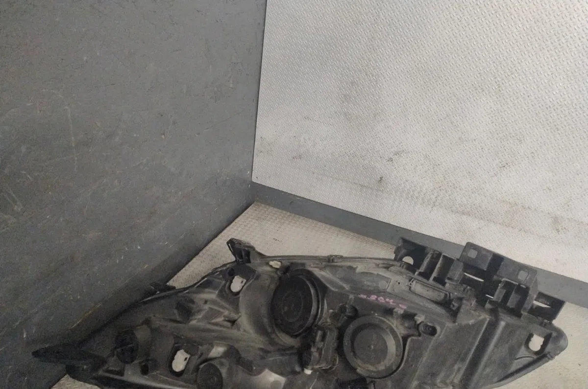 Phare droit Renault SCÉNIC III (JZ0-1_) 1.5 dci (2009) 5 portes occasion
