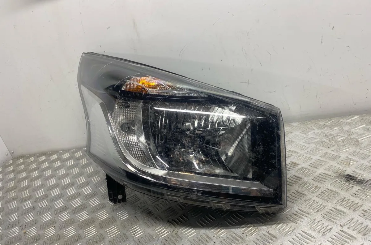 Phare droit RENAULT TRAFIC 3 COURT PHASE 1 occasion