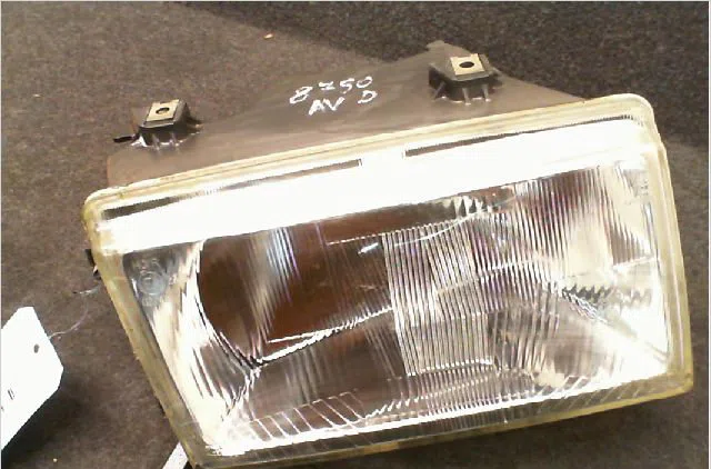 Phare droit Renault TRAFIC Autobus-Autocar (TXW) 2.1 d (1994-1997) occasion