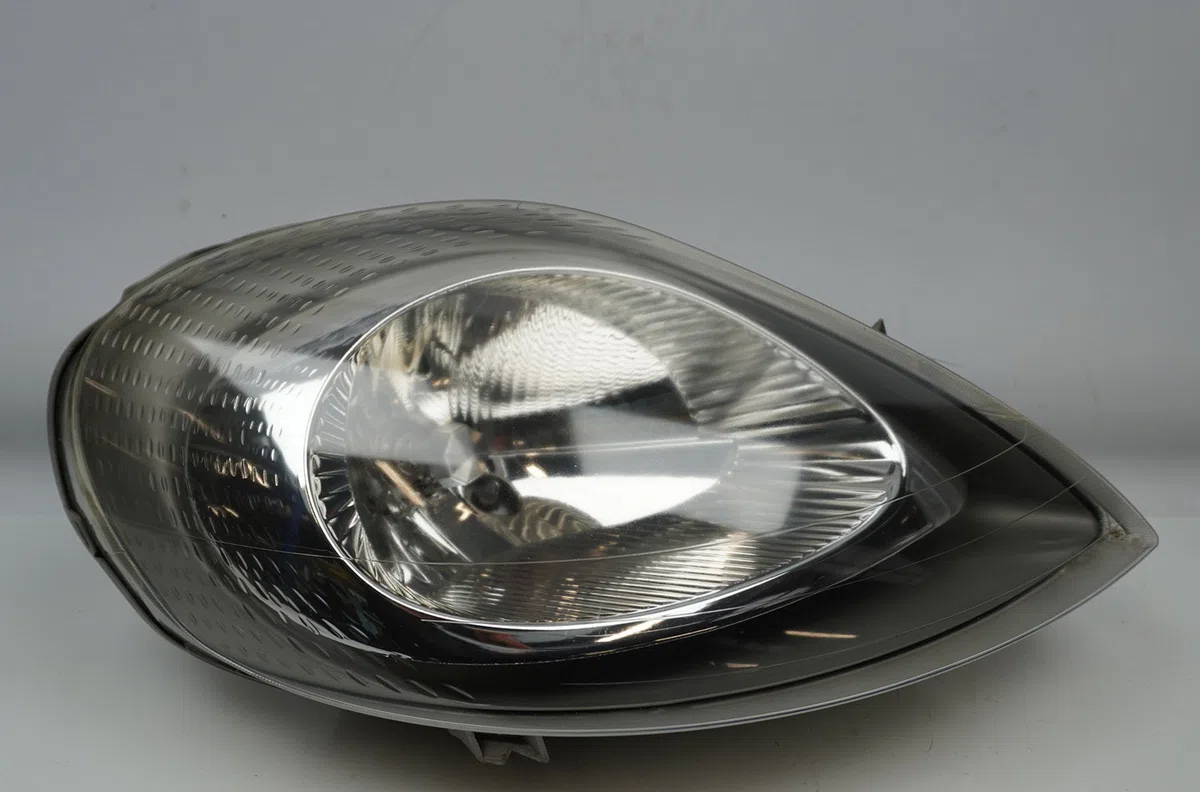Phare droit Renault TRAFIC II Autobus-Autocar (JL) 2.5 dci 135 (jl0d) (2003-2006) occasion