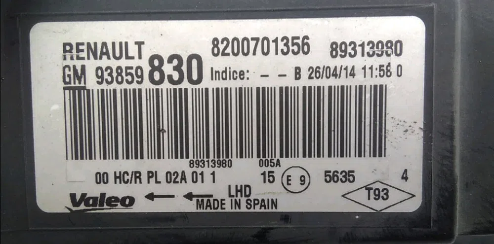 Phare droit Renault TRAFIC II Camionnette (FL) 2.0 dci 115 (fl01, fl0u) (2006) occasion