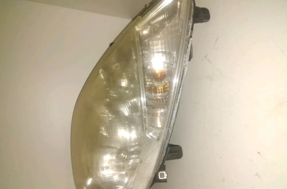 Phare droit Renault TRAFIC II Camionnette (FL) 2.0 dci 90 (fl0h) (2006) occasion