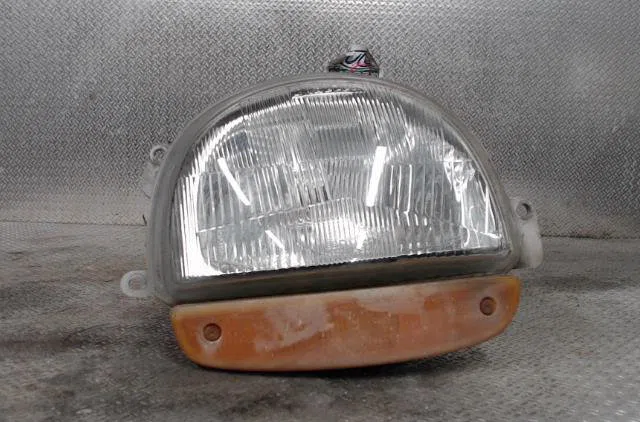 Phare droit Renault TWINGO I (C06_) 1.2 (c066, c068) (1996-2007) 3 portes occasion