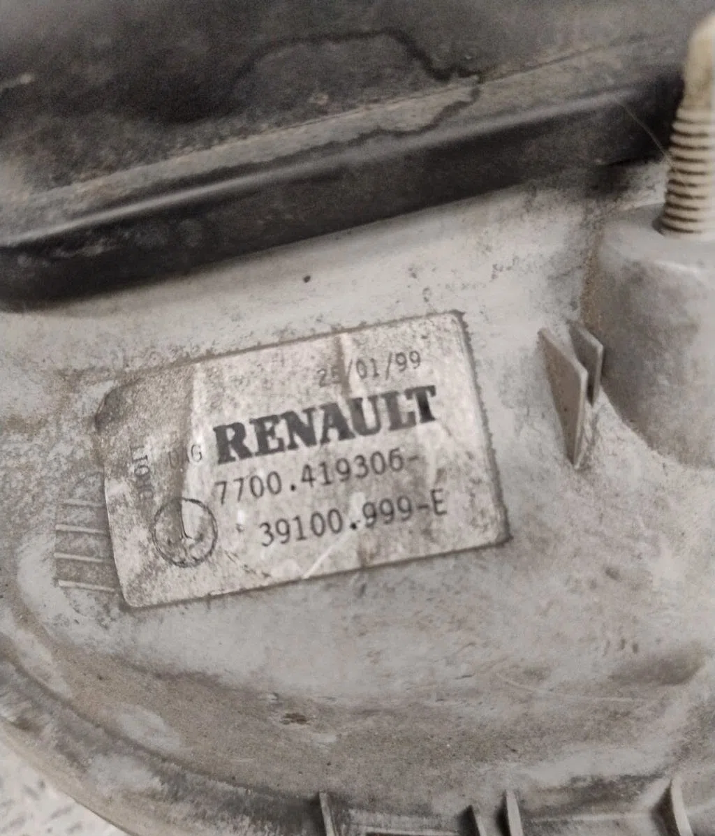 Phare droit Renault TWINGO I (C06_) 1.2 (c066, c068) (1996-2007) 3 portes occasion