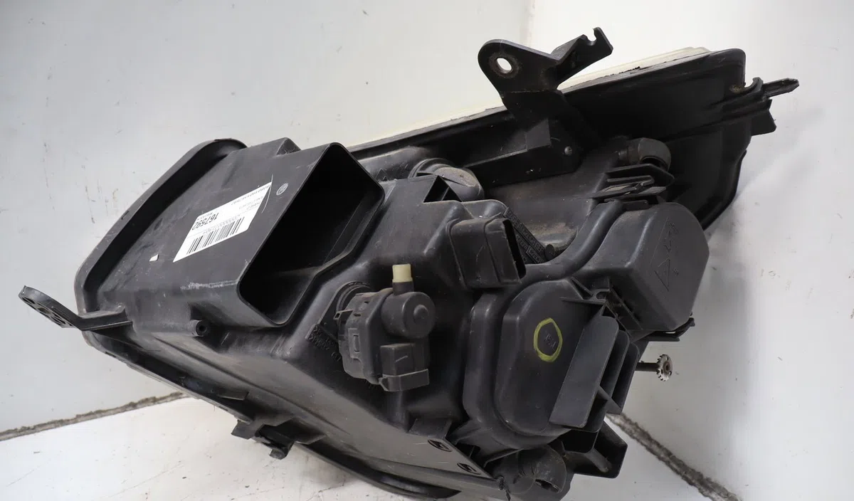 Phare droit Renault VEL SATIS (BJ0_) 2.2 dci (bj0e, bj0f) (2002-2009) 5 portes occasion