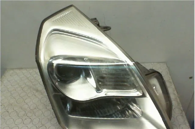 Phare droit Renault VEL SATIS (BJ0_) 2.2 dci (bj0e, bj0f) (2002-2009) 5 portes occasion