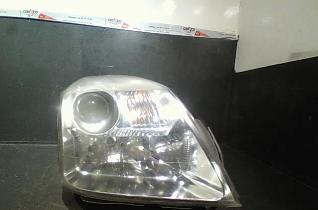 Phare droit RENAULT VELSATIS 2004 occasion