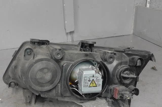 Phare droit Saab 9-3 (YS3F, E79, D79, D75) 2.8 turbo v6 (2005-2015) occasion