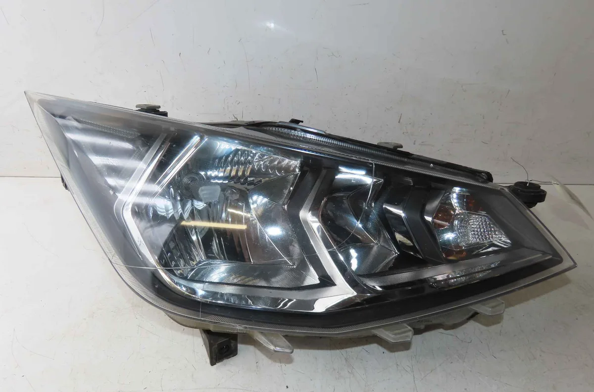 Phare droit SEAT ARONA occasion