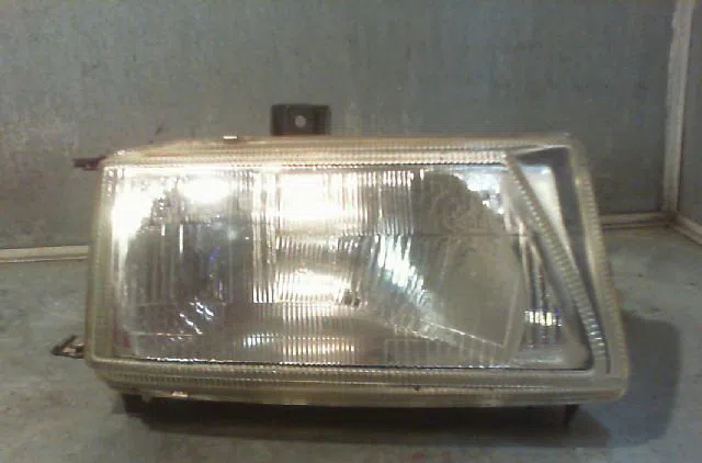 Phare droit SEAT CORDOBA 1995 occasion