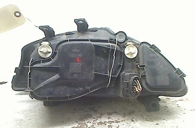 Phare droit Seat CORDOBA (6L2) 1.4 16v (2002-2007) occasion