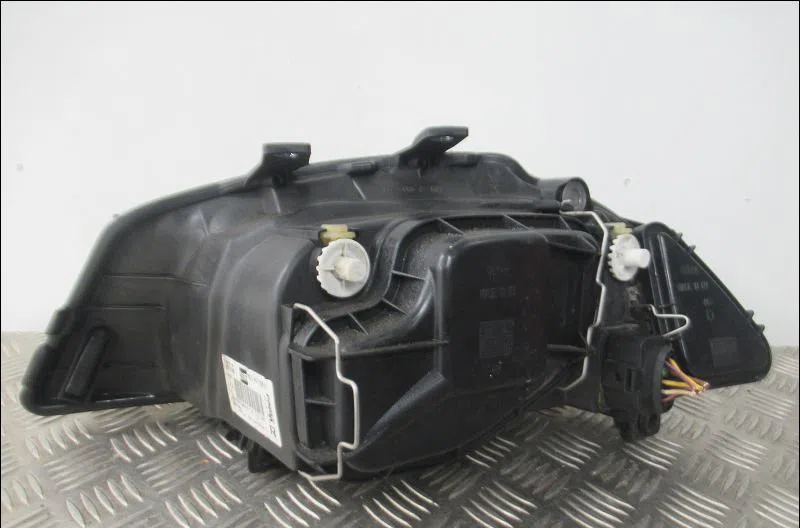 Phare droit Seat CORDOBA (6L2) 1.4 tdi (2002-2005) occasion