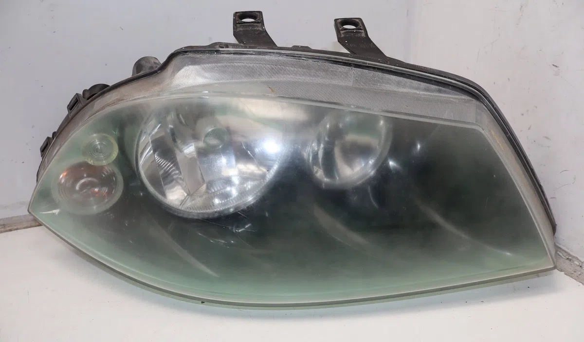 Phare droit Seat IBIZA III (6L1) 1.4 16v (2002-2007) occasion