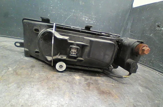 Phare droit Seat TOLEDO I (1L2) 1.9 d (1991-1999) occasion