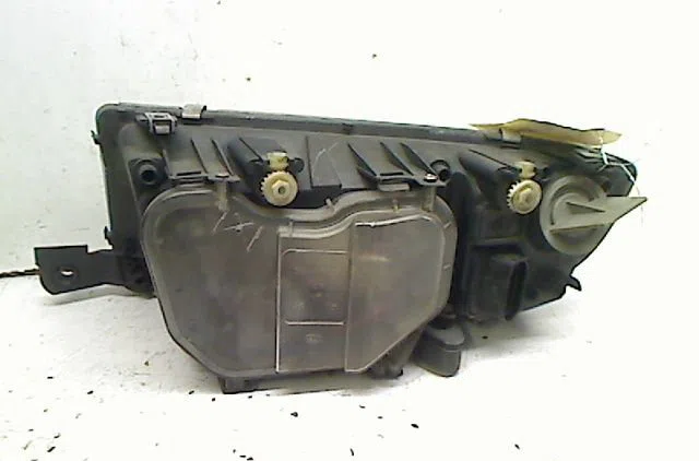 Phare droit Skoda FABIA I Combi (6Y5) 1.9 tdi (2000-2007) occasion
