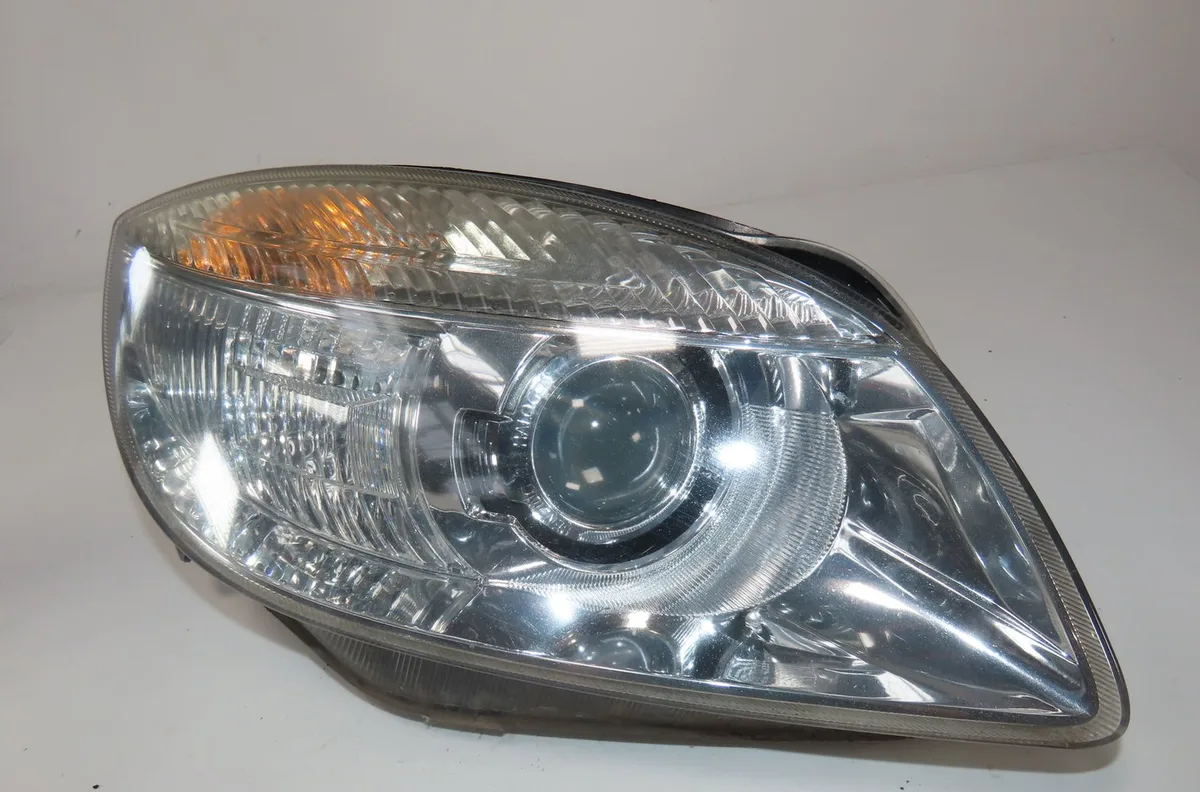 Phare droit Skoda FABIA II (542) 1.9 tdi (2007-2010) occasion