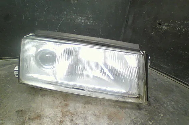 Phare droit Skoda OCTAVIA I (1U2) 1.6 (1996-2004) occasion