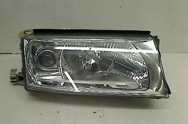 Phare droit Skoda OCTAVIA I (1U2) 1.9 tdi (1996-2010) occasion
