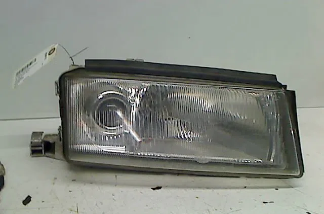 Phare droit SKODA OCTAVIA occasion