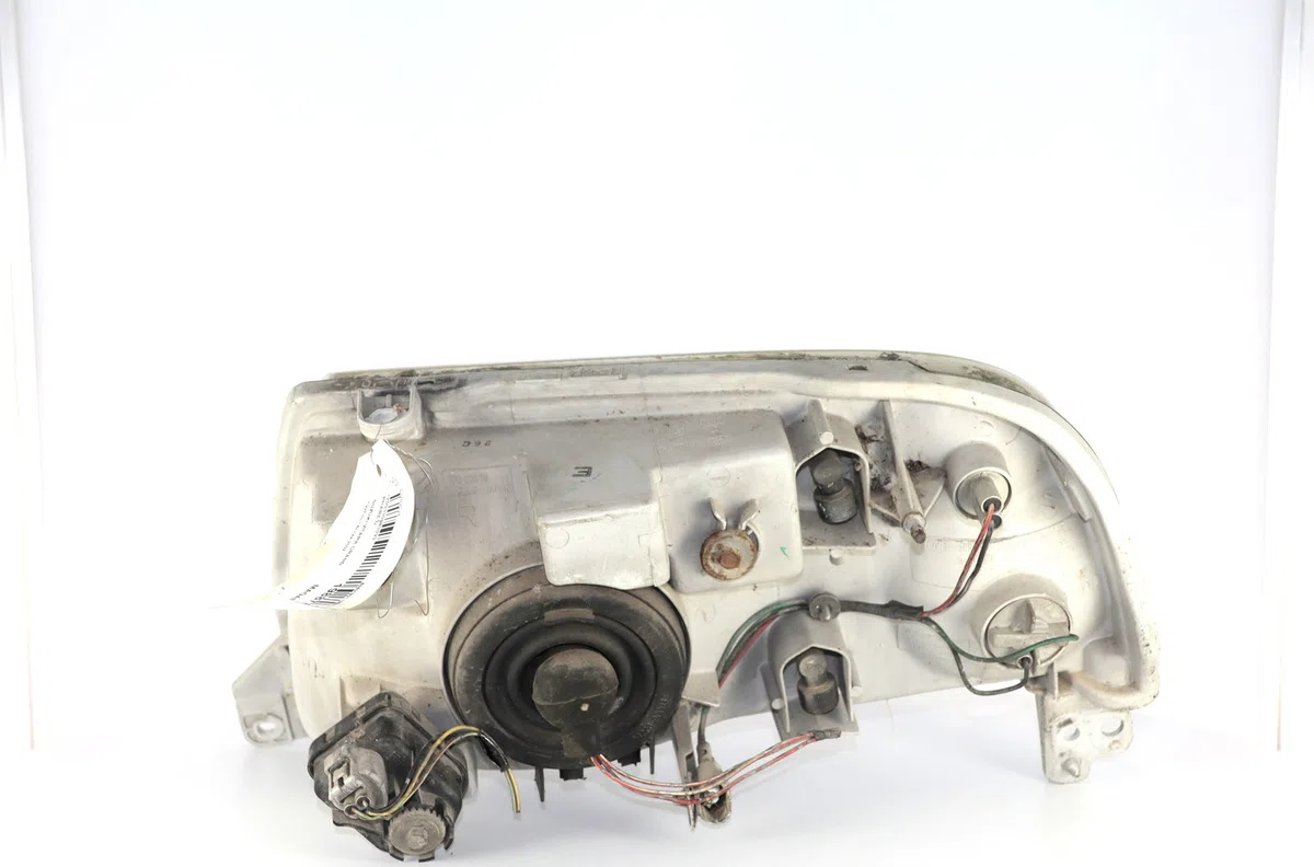 Phare droit Suzuki GRAND VITARA I (FT, HT) 2.0 hdi 110 4x4 (sq 420d) (2001-2003) occasion