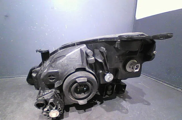 Phare droit Suzuki LIANA 3-5 portes 1.6 4wd (2001-2007) occasion