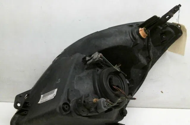 Phare droit Suzuki SWIFT III (MZ, EZ) 1.3 ddis (rs 413d) (2005) occasion