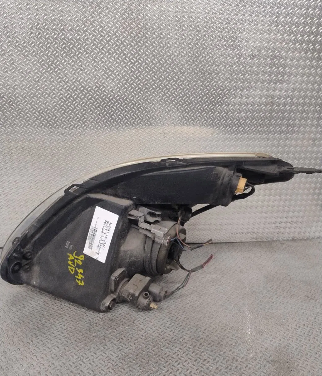 Phare droit Suzuki SWIFT III (MZ, EZ) 1.3 (rs 413) (2005) occasion