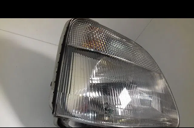 Phare droit SUZUKI WAGON R 1.3I - BVA occasion
