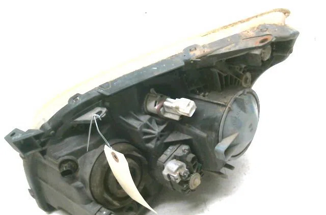 Phare droit Toyota AVENSIS Break (_T25_) 2.0 d-4d (adt250_) (2006-2008) occasion