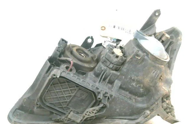 Phare droit Toyota AVENSIS Break (_T25_) 2.0 d-4d (adt250_) (2006-2008) occasion