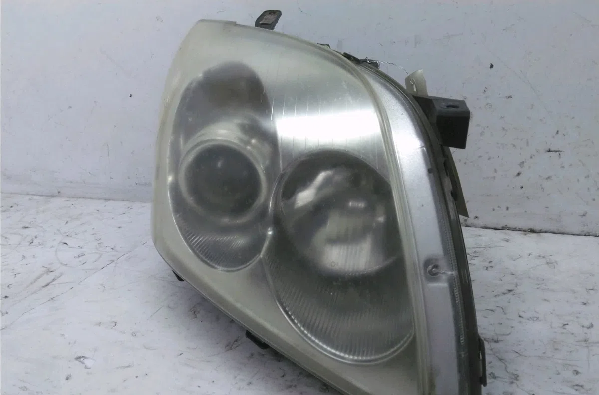 Phare droit Toyota AVENSIS Break (_T25_) 2.0 d-4d (cdt250_) (2003-2008) occasion
