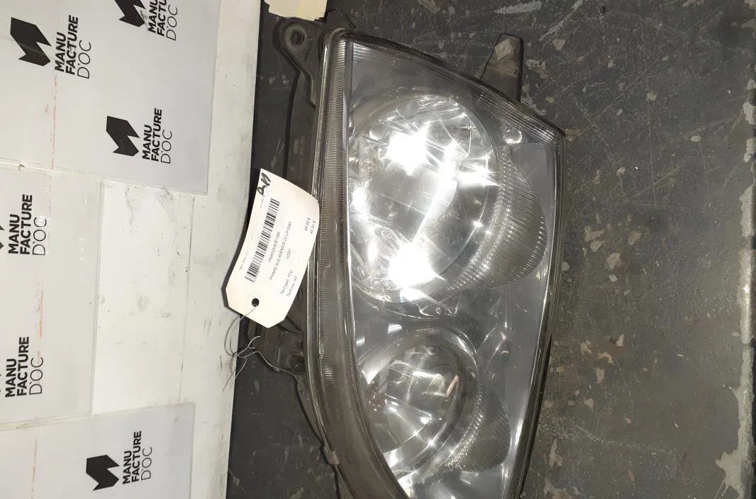Phare droit Toyota AVENSIS Liftback (_T22_) 2.0 d-4d (cdt220_) (1999-2003) occasion