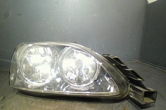 Phare droit Toyota AVENSIS (_T22_) 2.0 d-4d (cdt220_) (1999-2003) occasion