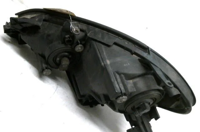 Phare droit Toyota AVENSIS VERSO (_M2_) 2.0 d (clm20_) (2001-2005) occasion