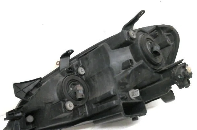 Phare droit Toyota AVENSIS VERSO (_M2_) 2.0 d (clm20_) (2001-2005) occasion