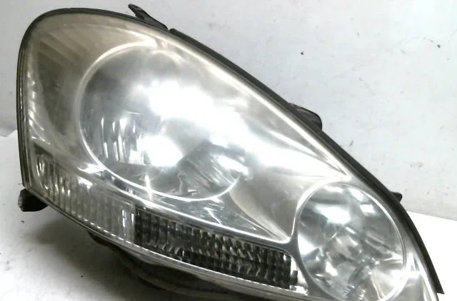 Phare droit Toyota AVENSIS VERSO (_M2_) 2.0 d (clm20_) (2001-2005) occasion