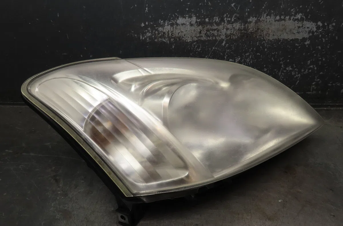 Phare droit Toyota COROLLA (_E12_) 1.6 vvt-i (zze121_) (2002-2006) occasion