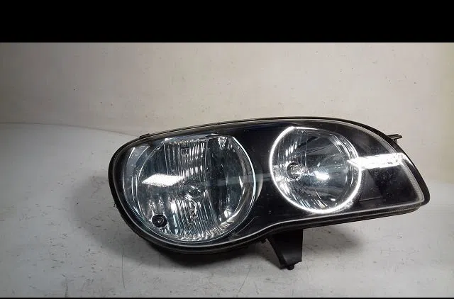 Phare droit Toyota COROLLA Liftback (_E11_) 2.0 d-4d (cde110_) (2000-2002) occasion