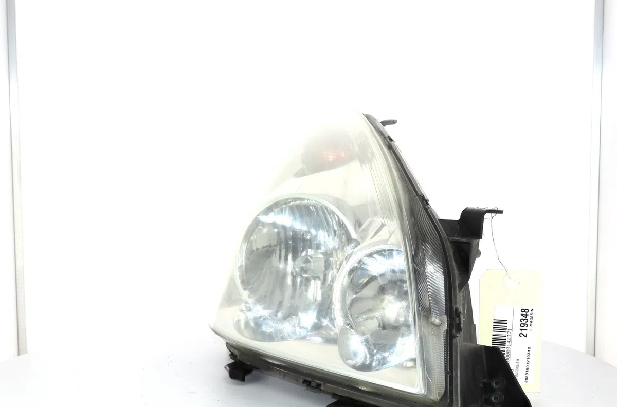 Phare droit Toyota COROLLA Verso (ZER_, ZZE12_, R1_) 1.8 (znr11_) (2004-2009) occasion