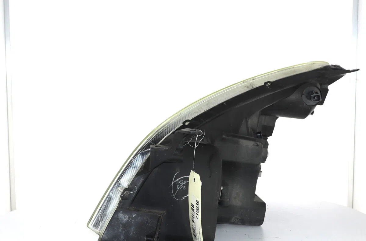 Phare droit Toyota COROLLA Verso (ZER_, ZZE12_, R1_) 1.8 (znr11_) (2004-2009) occasion