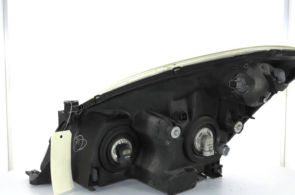 Phare droit Toyota COROLLA Verso (ZER_, ZZE12_, R1_) 1.8 (znr11_) (2004-2009) occasion