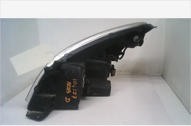 Phare droit Toyota COROLLA Verso (ZER_, ZZE12_, R1_) 2.0 d-4d (cur10_) (2004-2009) occasion
