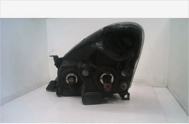 Phare droit Toyota COROLLA Verso (ZER_, ZZE12_, R1_) 2.0 d-4d (cur10_) (2004-2009) occasion