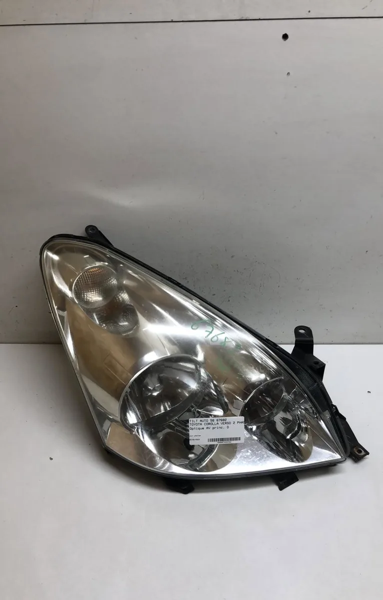 Phare droit Toyota COROLLA Verso (ZER_, ZZE12_, R1_) 2.2 d-4d (aur10_) (2005-2009) 5 portes occasion